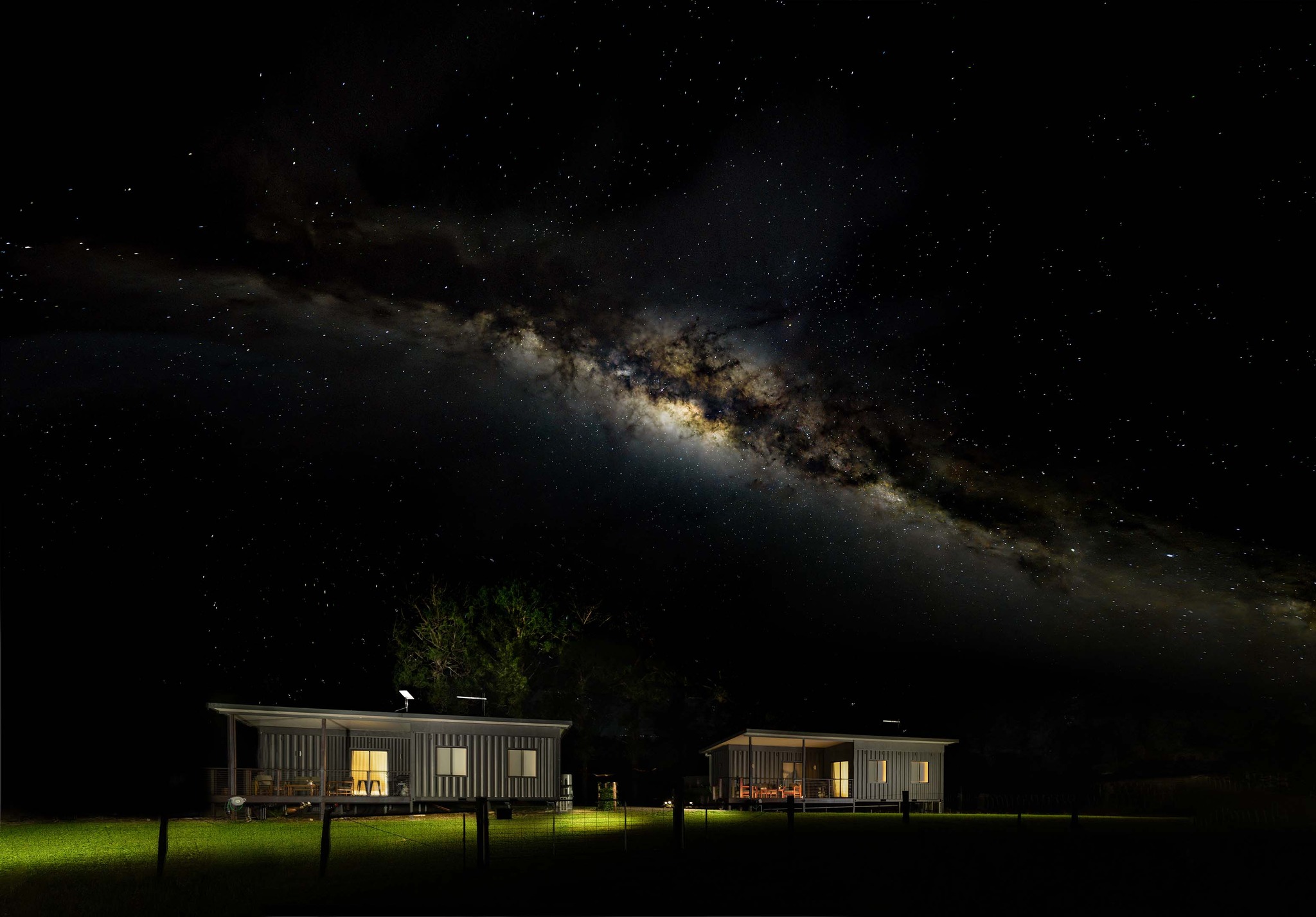 Beautiful cabins under the night sky