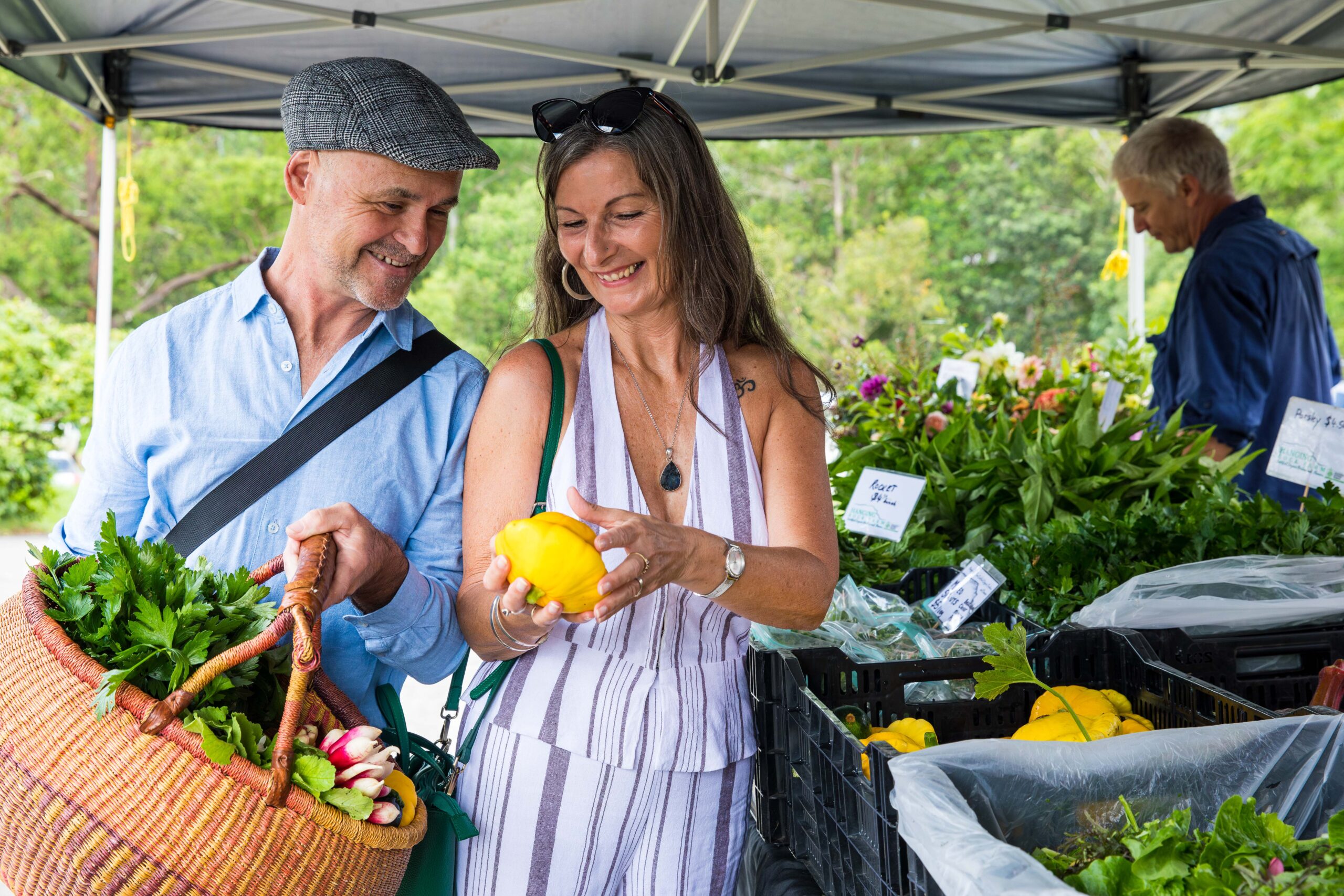 Couple looking as the local produce